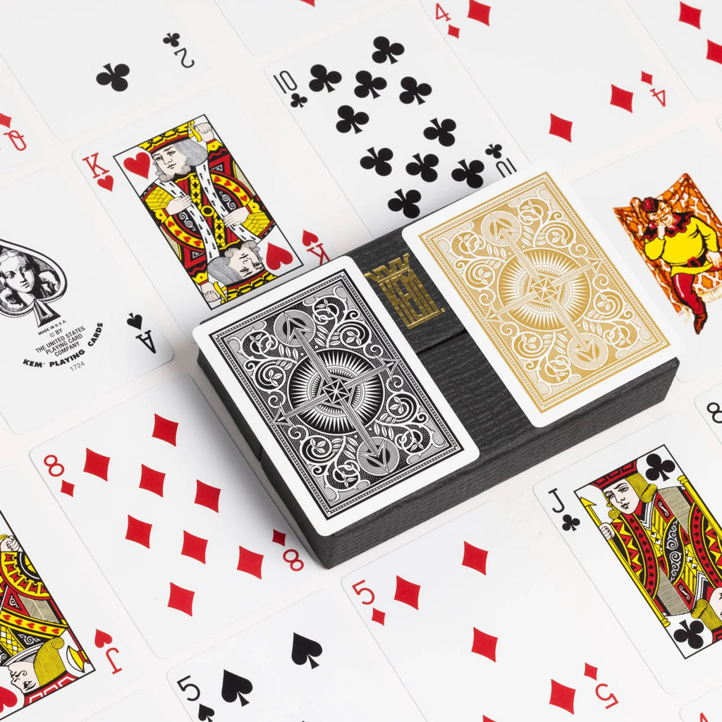 KEM Arrow Black and Gold – Poker Size Standard Index (2-Deck Set)