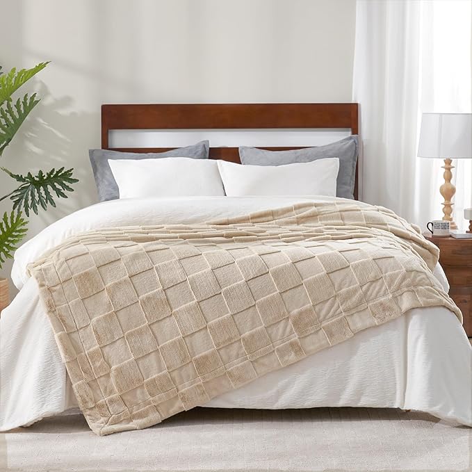 Cozy Bliss Tan Checkered Large Faux Rabbit Fur Twin Bed Blanket, Soft Fuzzy Fluffy Minky Furry Blankets for Couch, Bed, Adults (60 * 80 Inches Beige)