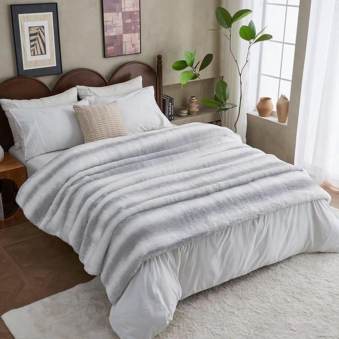 Luxury Faux Fur Blanket - Soft Warm Plush Blankets for Couch Sofa Bed, Fluffy Thick Throws for Bedroom, Office, Living Room, Decorative Reversible, Not Easy to shed- 50"x60", Grey/White