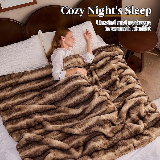 Luxury Faux Fur Blanket - Soft Warm Plush Blankets for Couch Sofa Bed, Fluffy Thick Throws for Bedroom, Office, Living Room, Decorative Reversible, Not Easy to shed - 70"x90", Brown