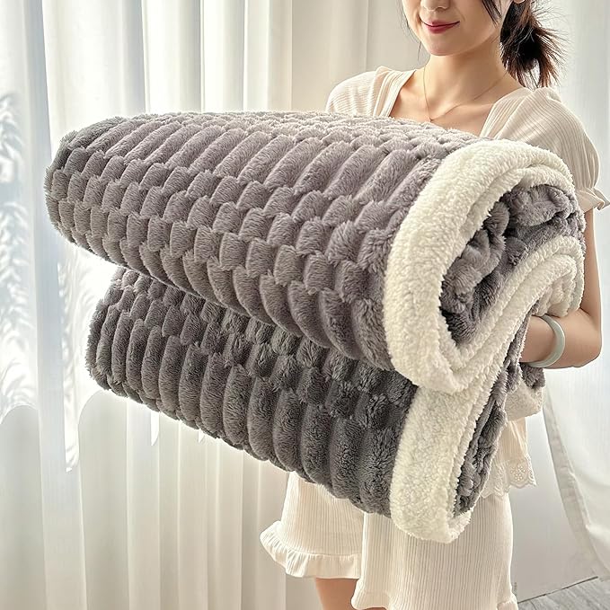 UKELER Sherpa Bed Blanket 80 × 90 inch, Ultra Soft Queen Size Throw Blanket for All Season, 470 GSM Cozy Plush Striped Fleece Blankets for Bedroom Living Room Dorm Hostel Sofa Camping, Dark Grey