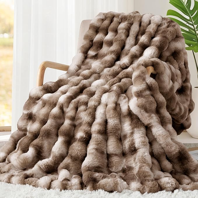 Touchat Luxury 1000GSM Faux Rabbit Fur Throw Blanket, Super Heavy Warm Cozy Brown Blankets for Couch Bed Sofa, Ruched Plush Fuzzy Elegant Soft Reversible Mink Blanket for Living Room Bedroom