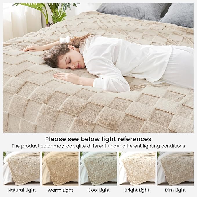 Cozy Bliss Tan Checkered Large Faux Rabbit Fur Twin Bed Blanket, Soft Fuzzy Fluffy Minky Furry Blankets for Couch, Bed, Adults (60 * 80 Inches Beige)