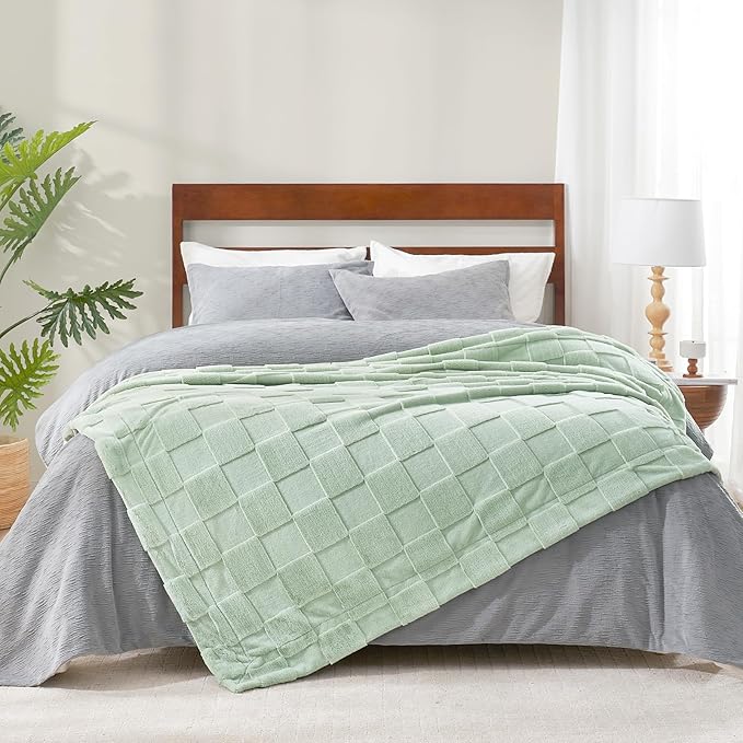 Cozy Bliss Checkered White Faux Rabbit Fur Throw Blanket, Soft Fuzzy Fluffy Minky Cream Furry Blankets for Couch, Bed (Sage Green, Queen(90" x 90")