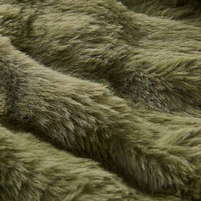 Lotus Karen Faux Fur Throw Blanket Dark Green - 800 GSM Bubble Rabbit Fluff Blanket for Couch Bed Sofa,Softest Fluffy Fuzzy Cozy Blanket,Thick Furry Plush Shaggy Warm Blankets for Women,60x80 Inches