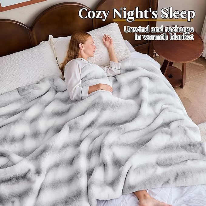 Luxury Faux Fur Blanket - Soft Warm Plush Blankets for Couch Sofa Bed, Fluffy Thick Throws for Bedroom, Office, Living Room, Decorative Reversible, Not Easy to shed - 70"x90", Grey/White