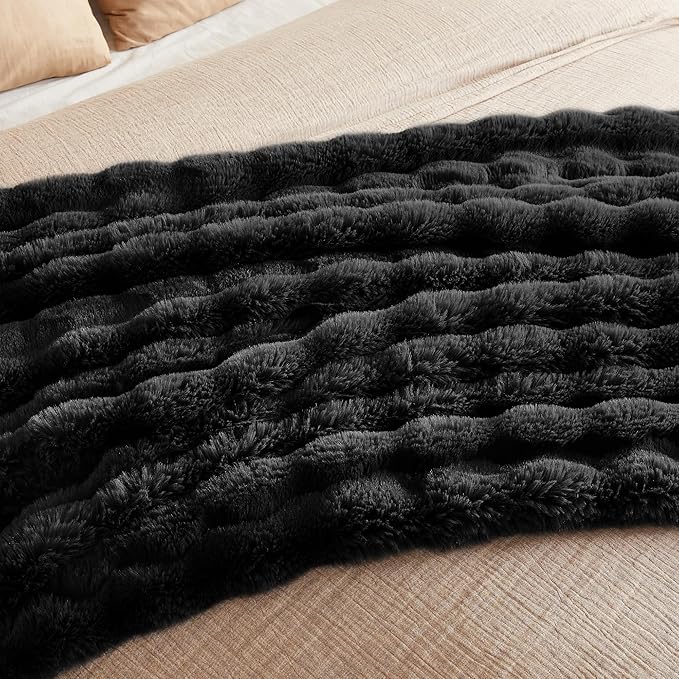 JELLYMONI Plush Faux Fur Throw Blanket – Elegant Black Cozy Bed & Couch Cover, Thick Warm Fuzzy Textured Bubble Design, Queen Size (90"x90")