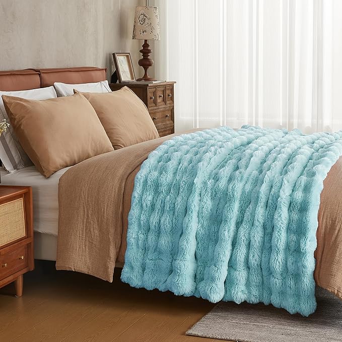 JELLYMONI Faux Fur Throw Blanket, Blue Cozy Plush Bubble Bed Blanket, Thick and Warm, Twin (60" x 80")
