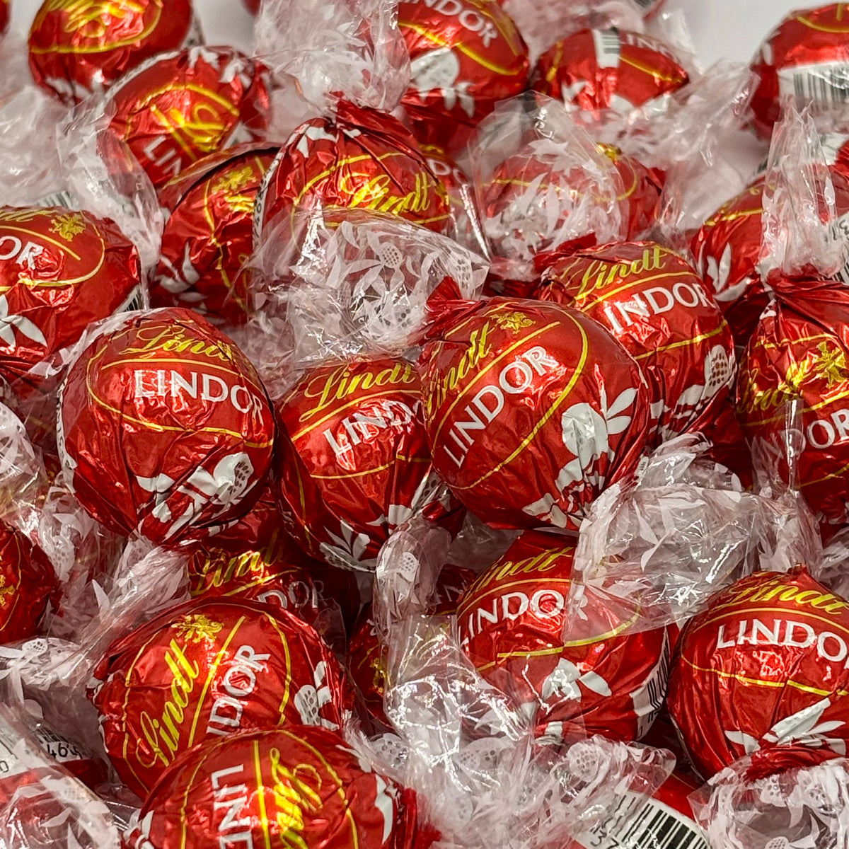 Lindt LINDOR Milk Chocolate Truffles – Bulk Value Bag
