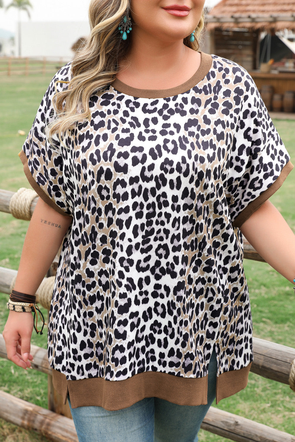Khaki Leopard Contrast Trim Short Sleeve Loose Plus Size Top