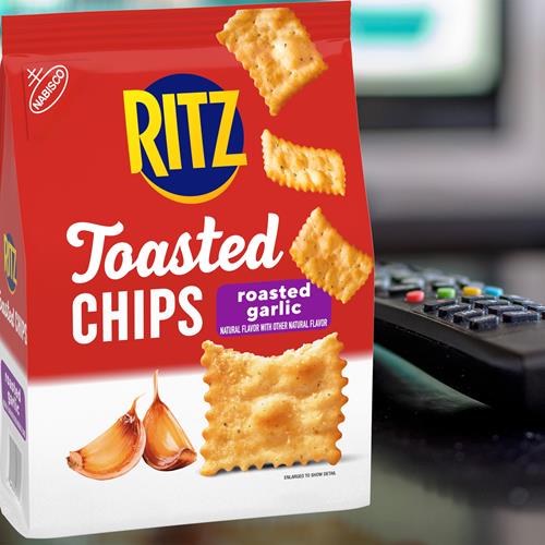 Ritz Toasted Chips Roasted Garlic Crackers, Party Snacks, 8.1 Oz