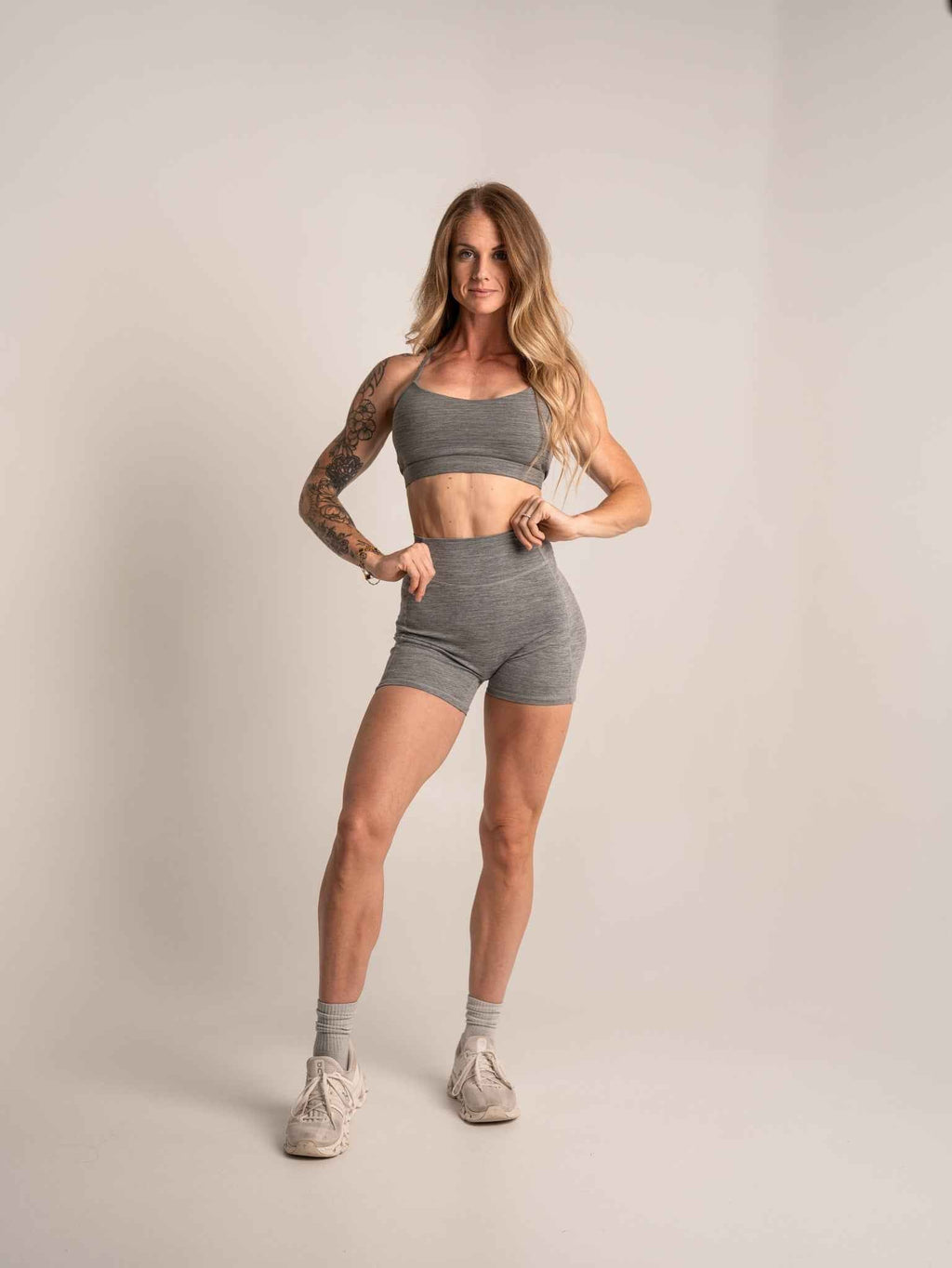 WOMEN'S | DEBUT 4-INCH SHORT : GRAY