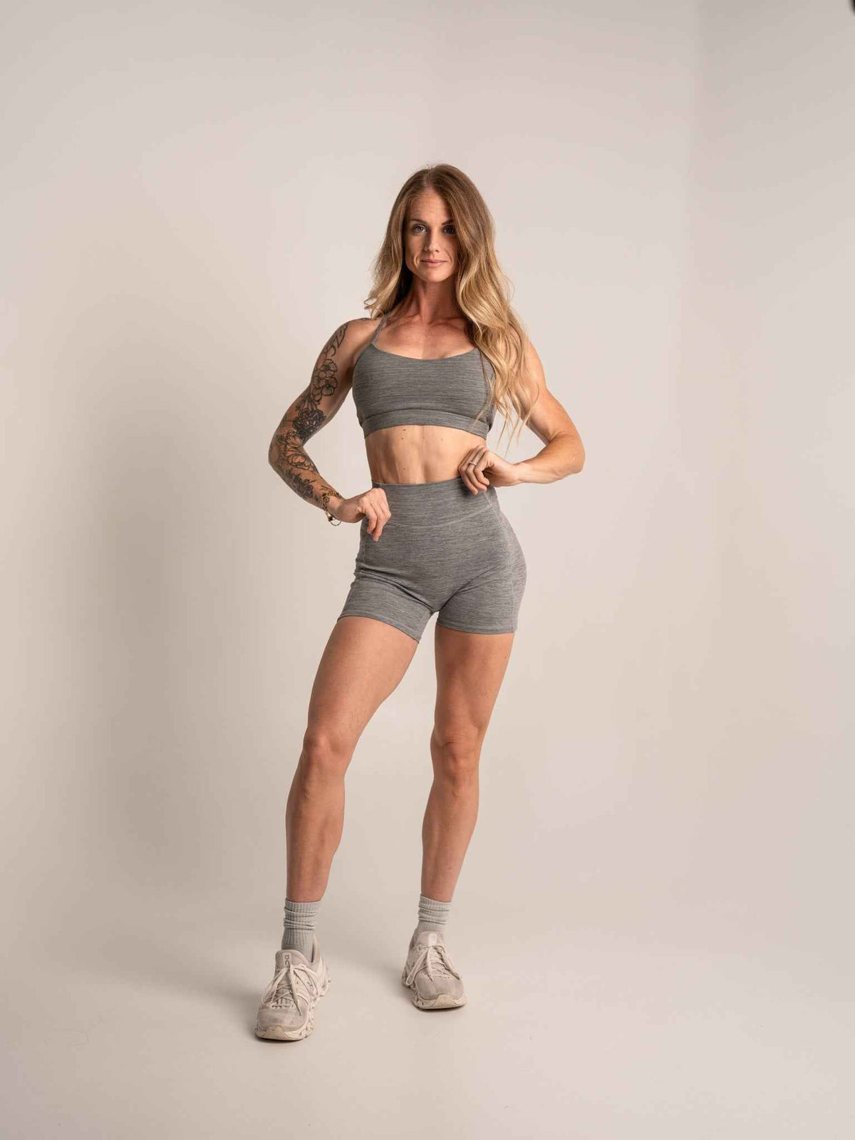 WOMEN'S | DEBUT 4-INCH SHORT : GRAY