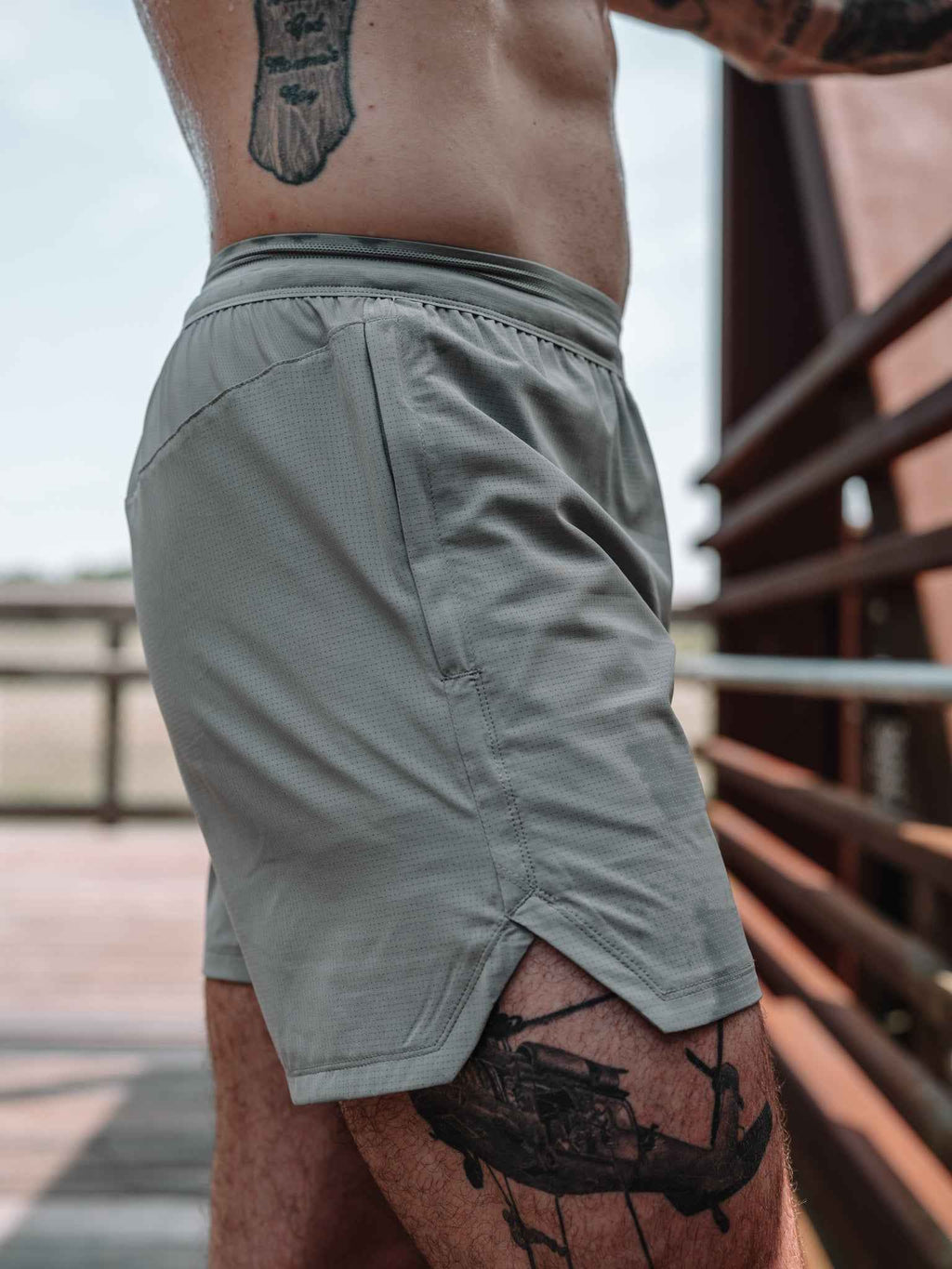 MEN’S | HYBRIFLEX SHORT : GREY